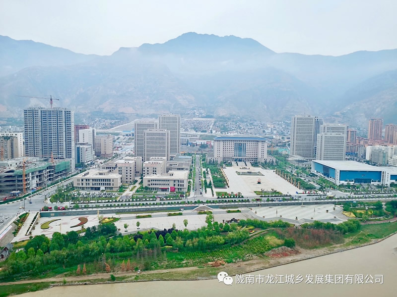 匠心傾注、喜封金頂——龍江?雙子座商住小區(qū)主體順利封頂