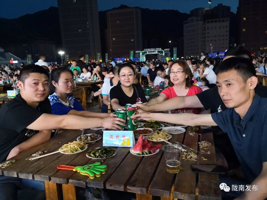 好嗨喲！隴南第一屆青島啤酒節(jié)開幕啦，為期8天