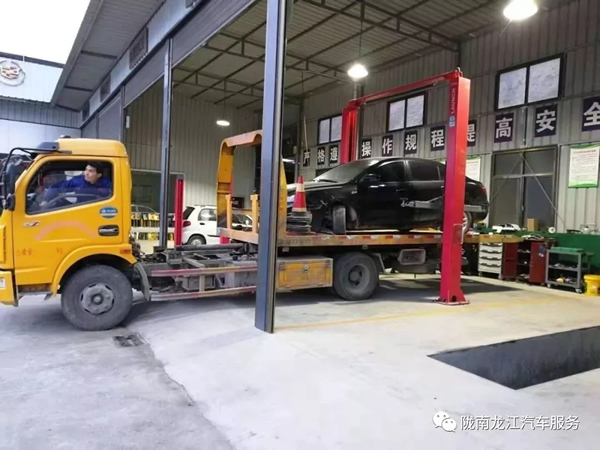 金錘鈑金，銀槍噴漆！龍江汽修值得信賴！